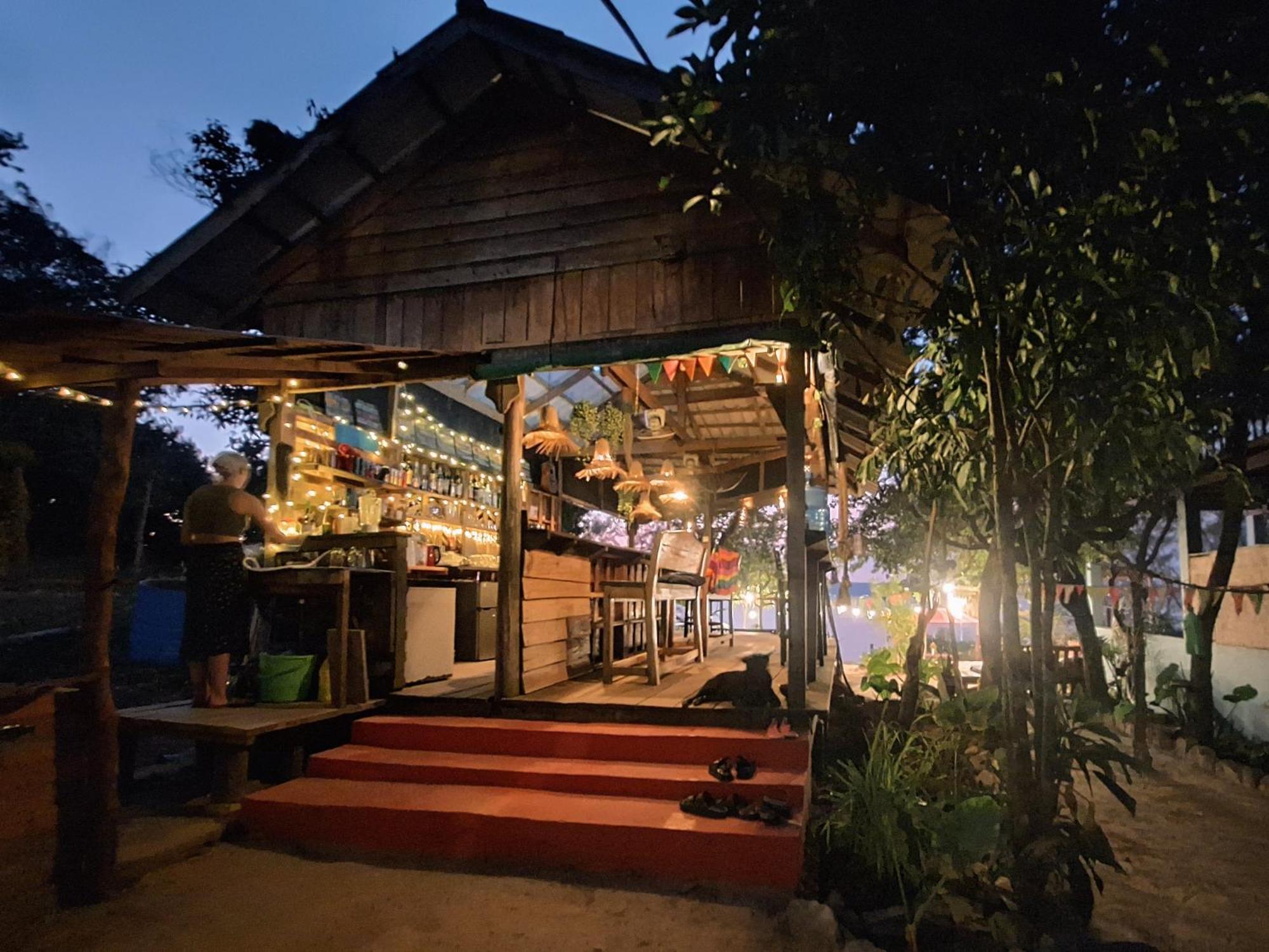 Dragonfly Guesthouse 코롱 산로엠 외부 사진