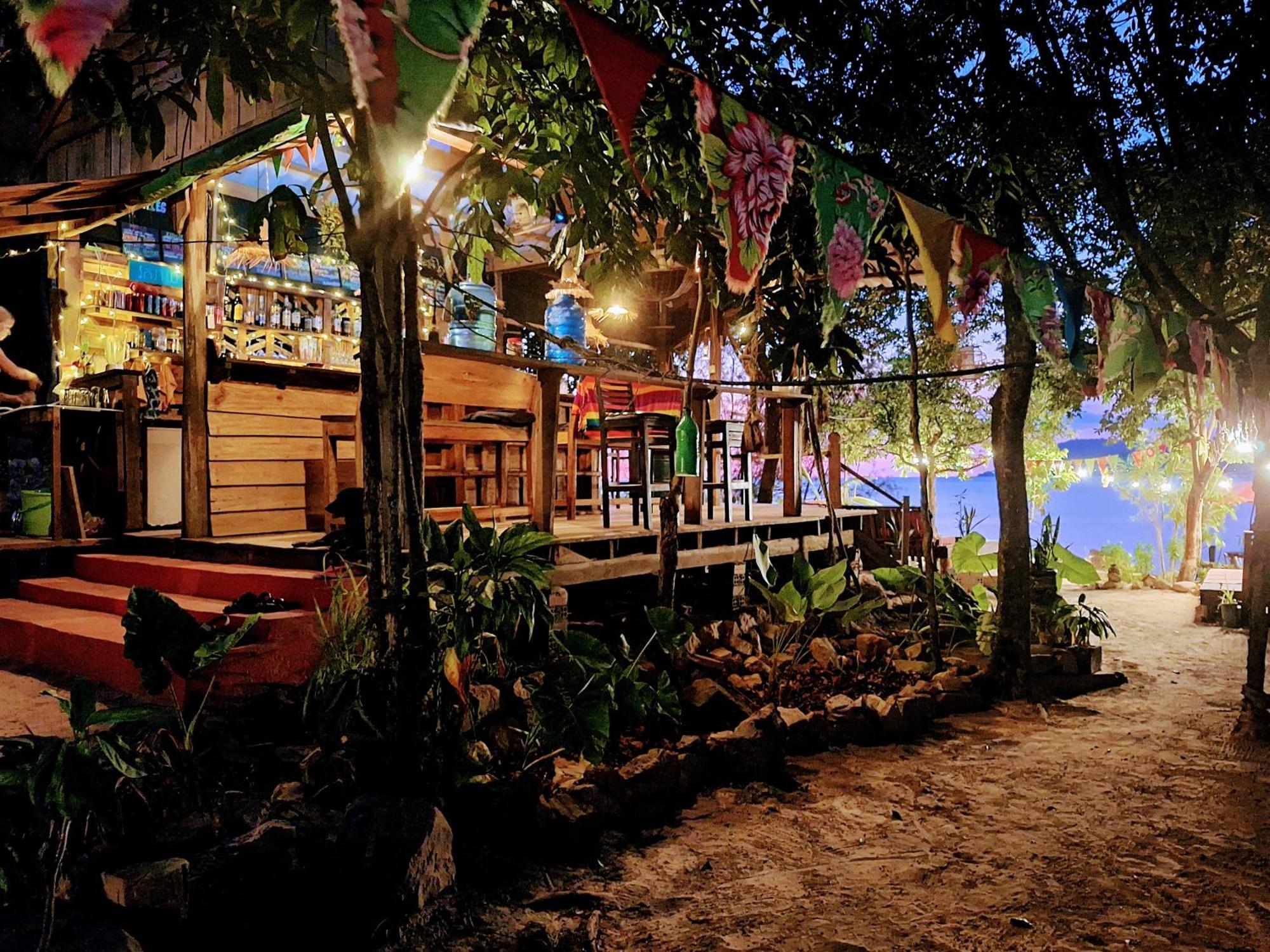 Dragonfly Guesthouse 코롱 산로엠 외부 사진
